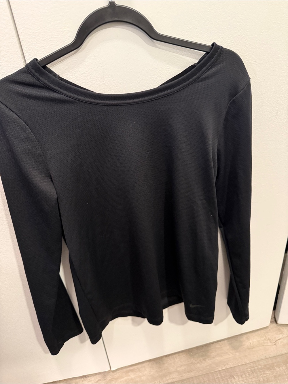 Nike Black Long-Sleeve Crew Neck Top